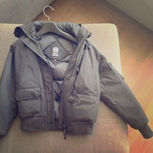 Canada goose bomber jacket